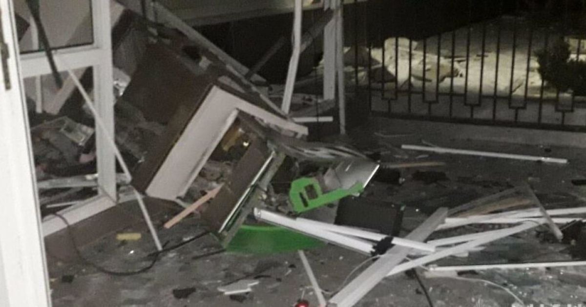 У Харкові невідомі підірвали та пограбували два банкомати