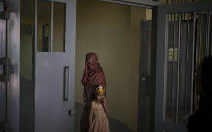 Продали дівчинку на виплат: афганські сім'ї через голод почали торгувати власними дітьми