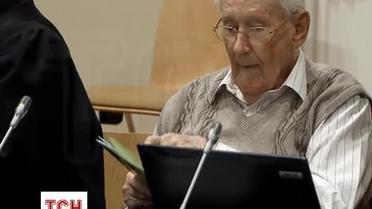 В Германии начался суд над 93-летним "бухгалтером Освенцима"