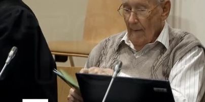 В Германии начался суд над 93-летним "бухгалтером Освенцима"