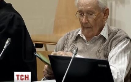 Подозреваемый в убийстве 300 тысяч человек "бухгалтер Освенцима" предстал перед судом