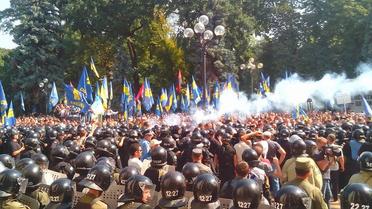 Были ранены десятки силовиков / © Фото Натальи Нагорной/ТСН