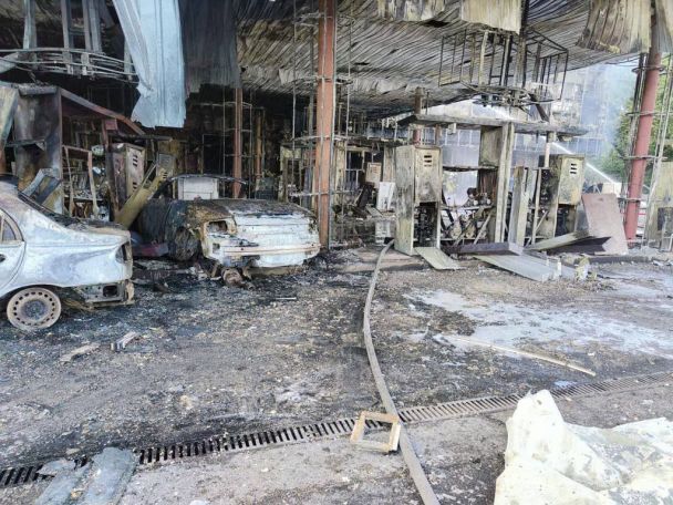 Масштабна пожежа на АЗС у Києві.