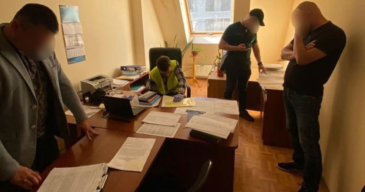 В Киеве на взятке погорел чиновник