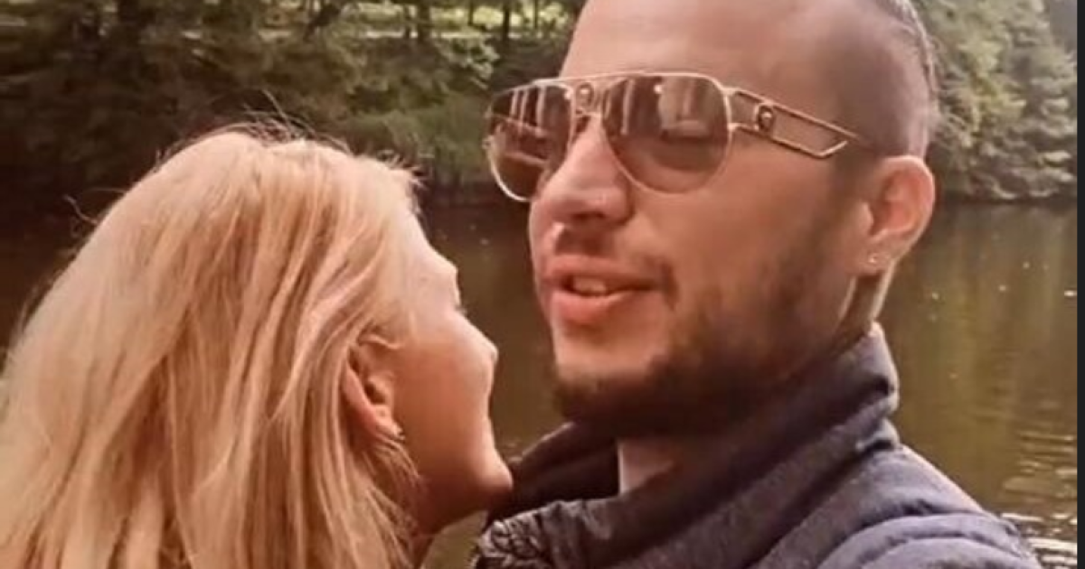 У метро Києва іноземець вдарив жінку в обличчя та погрожував пасажирам пістолетом