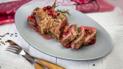 Мясной рулет с ягодами в духовке
