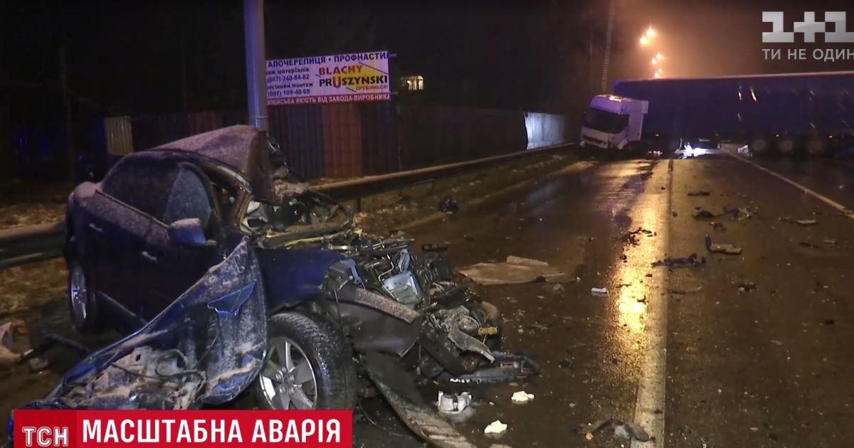 Смертельное ДТП с фурой на окраине Киева: причиналобового столкновения машин до сих пор не установлена