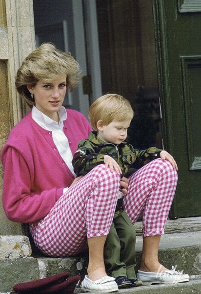 Принцесса Диана с сыном Гарри / © Getty Images