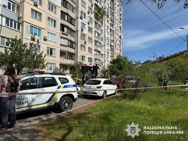 Чоловік вистрибнув, щоб вижити: деталі кривавої драми у Києві (відео)
