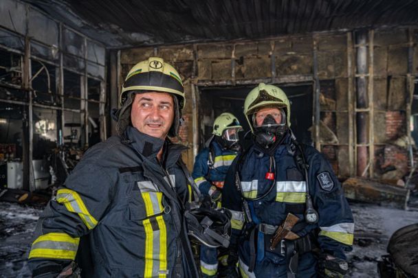 Масштабна пожежа на АЗС у Києві.