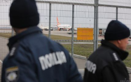 Десятки украинцев пытались вылететь из Киева в Германию. Их не пропустили пограничники