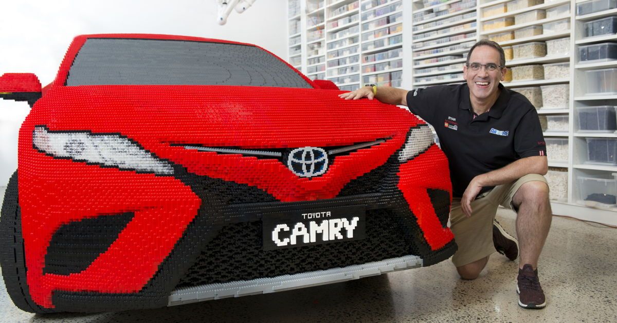 "Тойота" представила Camry, полностью сделанную из Lego — Новости