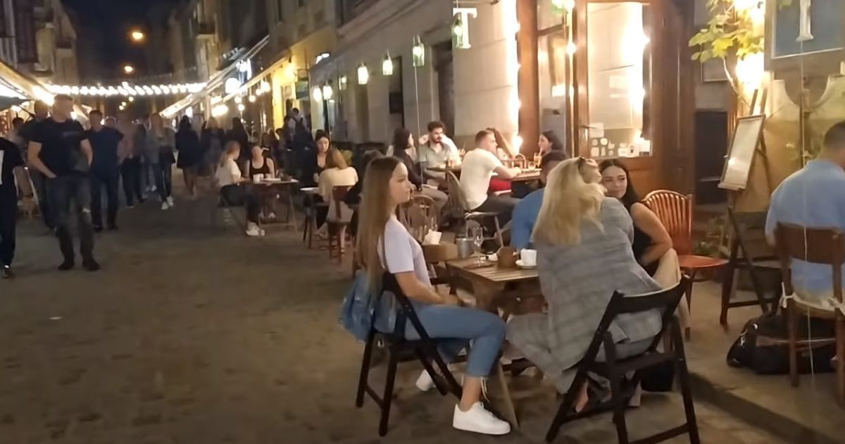 скріншот з відео