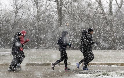 Порушення руху транспорту, сильний вітер і сніг: ДСНС попереджає про погіршення погодних умов