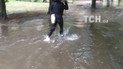 Ливень в Киеве: авто плавают, а люди по колено в воде бродят