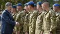Порошенко подписал закон о выплатах пленным военным и их семьям