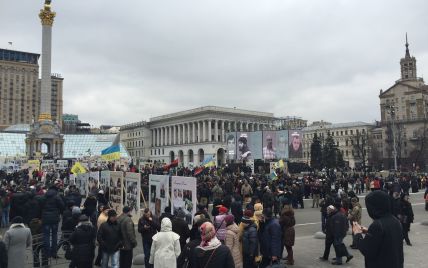 С Майдана Независимости расходятся люди