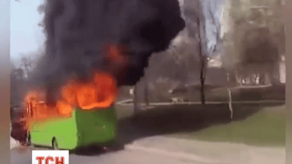 Во время движения загорелась маршрутка, которая курсирует между двумя спальными районами Харькова