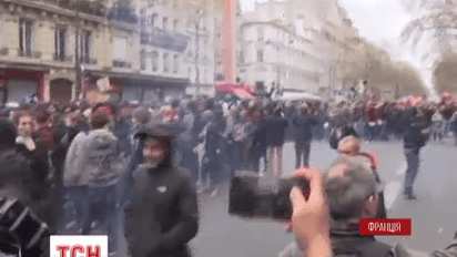 В центре Парижа марш профсоюзов закончился столкновениями с полицией