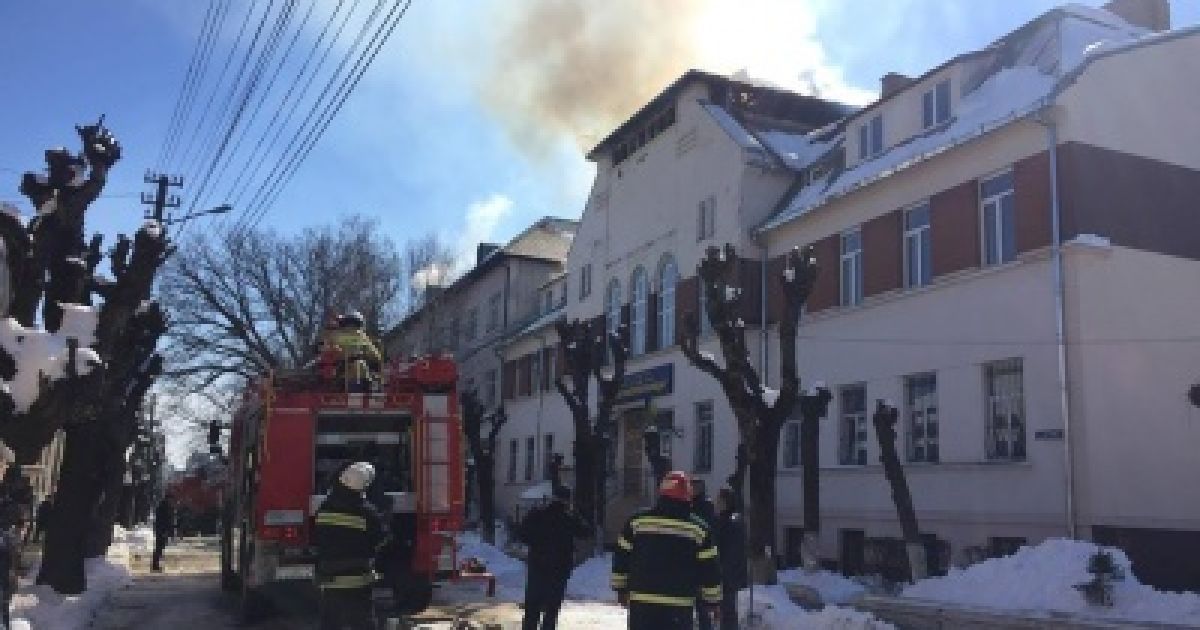 пожежа коледж_4 / © Молодий буковинець