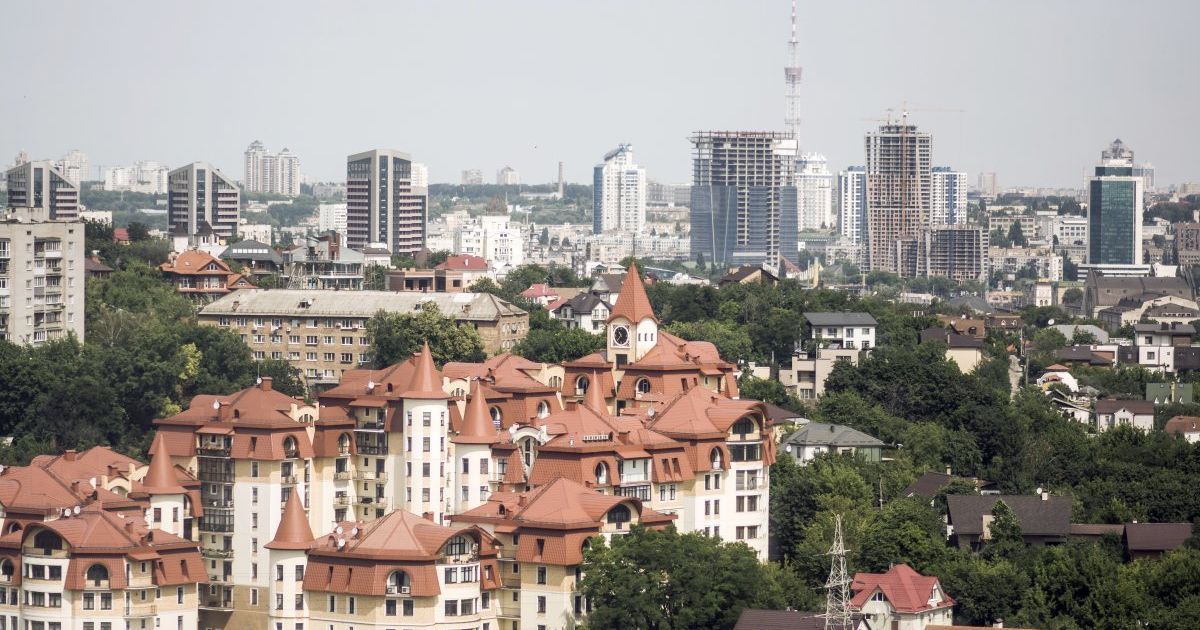 У Києві заарештували 14 житлових комплексів скандального забудовника Войцеховського