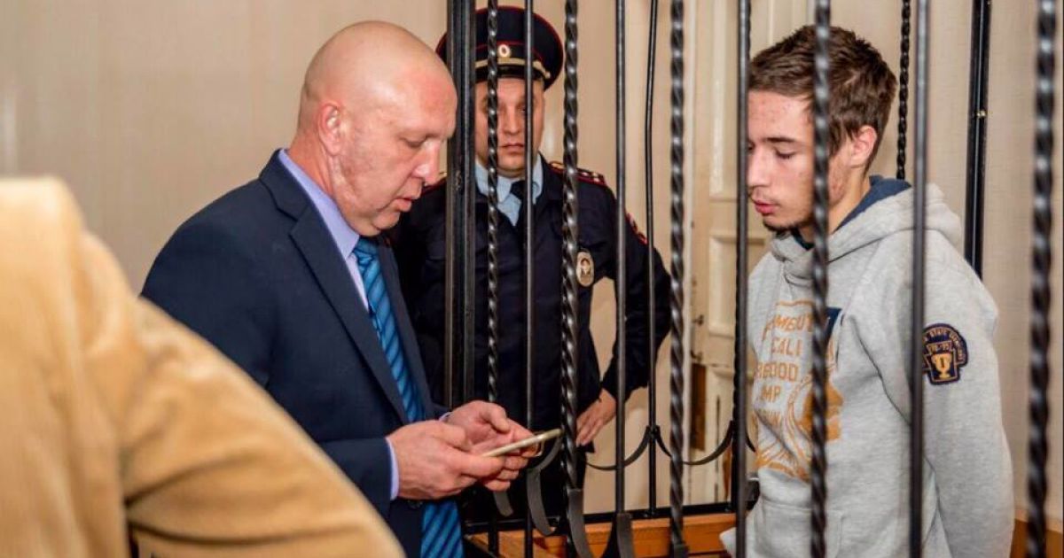 Ни передач, ни писем: отец незаконно удерживаемого в РФ Гриба рассказал о полной изоляции сына