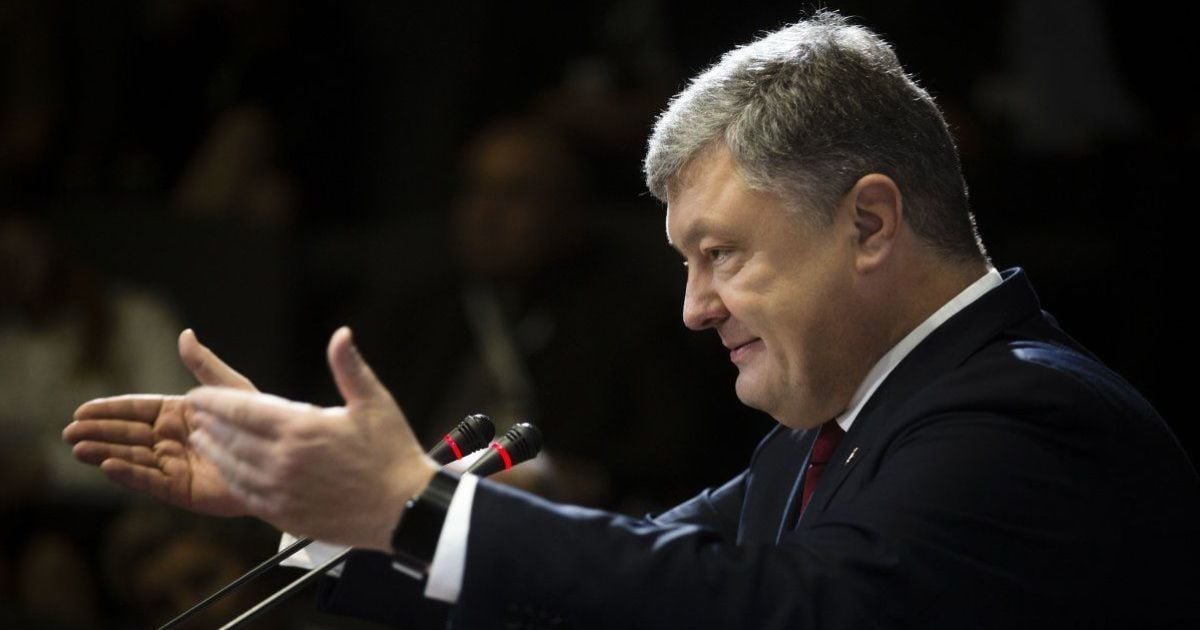 Порошенко предложил повысить на 900 грн уровень минимальной зарплаты в 2018-м