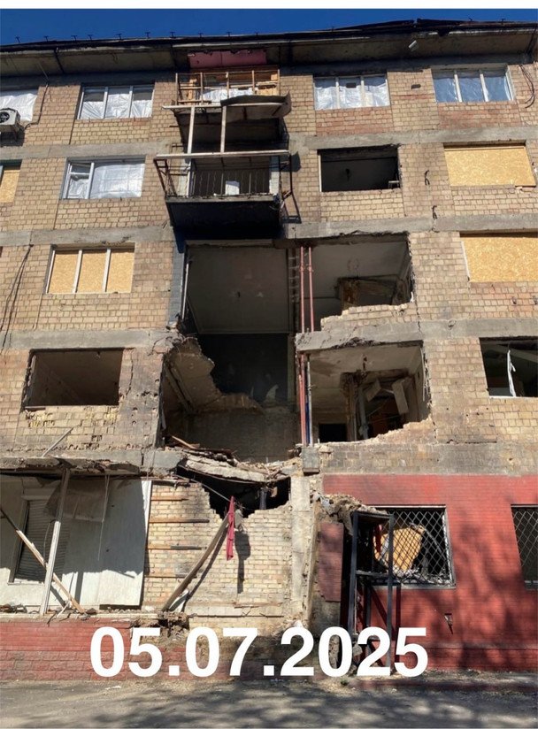 Обвал перекрытия дома по просп. Отрадном. / © КМДА