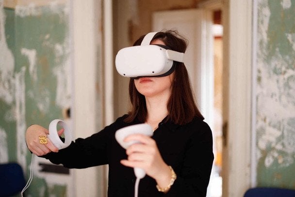 VR-сесія — використання імерсивних технологій для взаємодії з молоддю. Фото: Айнур Заррінтак