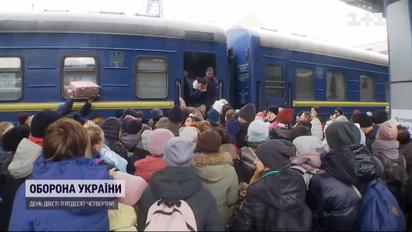 "Залізні" люди: як залізничники евакуювали українців на початку повномасштабного вторгнення