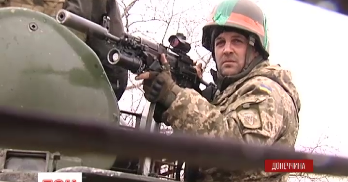 Бойцов "Азова" обстреливают из минометов