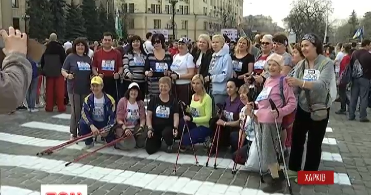 В Харькове тысячи людей собрались на марафон