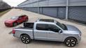 Пикап Ford, "взорвавший" рынок продаж, научили заряжать электромобили любых брендов: видео