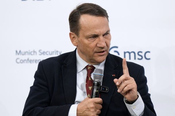 Сикорский заявил, что Путин снова посмеивался над Трампом: что известно