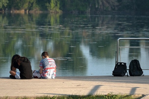 Могут ли подростки 16-17 лет самостоятельно выехать за границу на работу