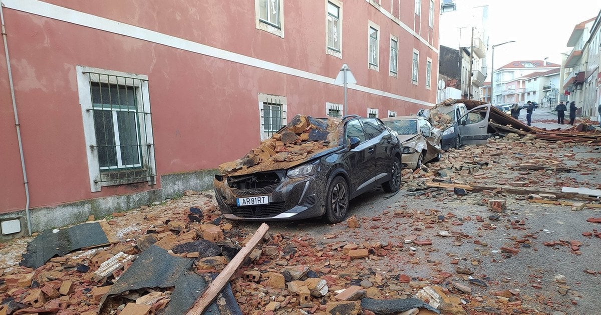 Шторм в Португалии.