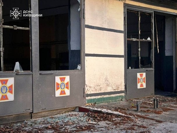 Наслідки нічного удару по Київщині 14 травня / © ДСНС України