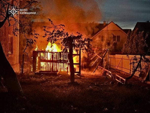 Наслідки нічного удару по Київщині 14 травня / © ДСНС України