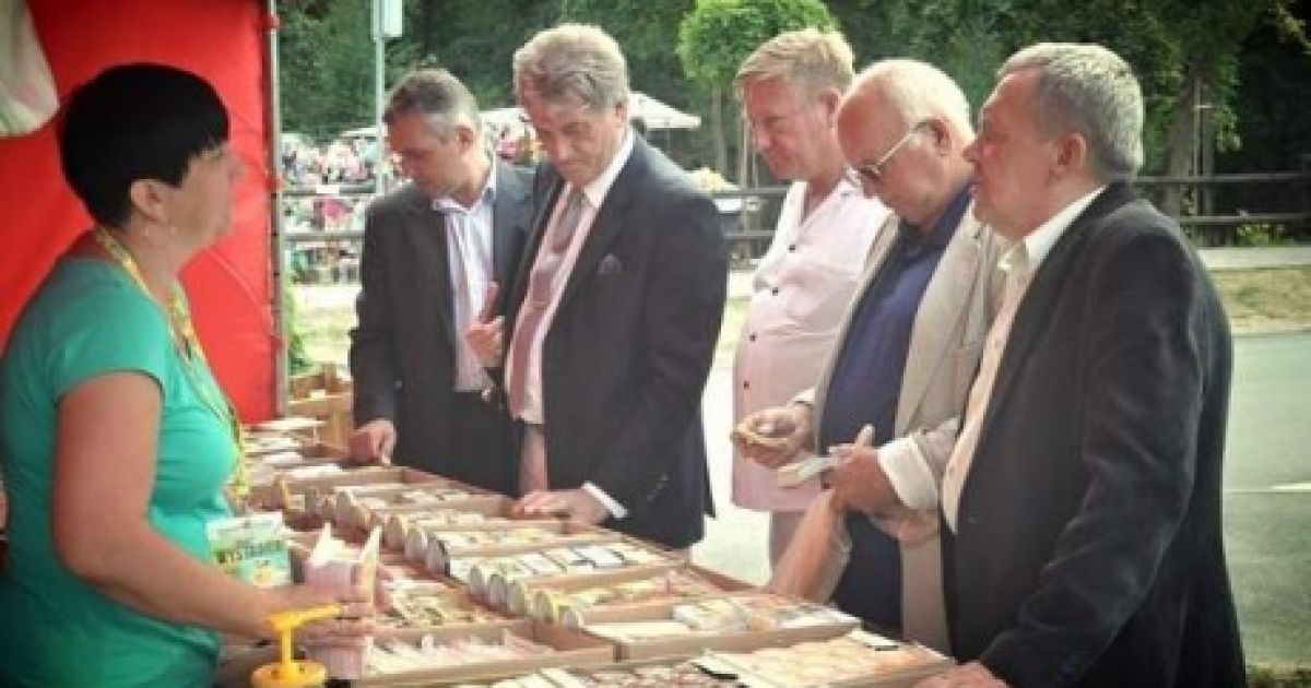 Виктор Ющенко на празднике пчелы в Польше / © Gazeta.pl