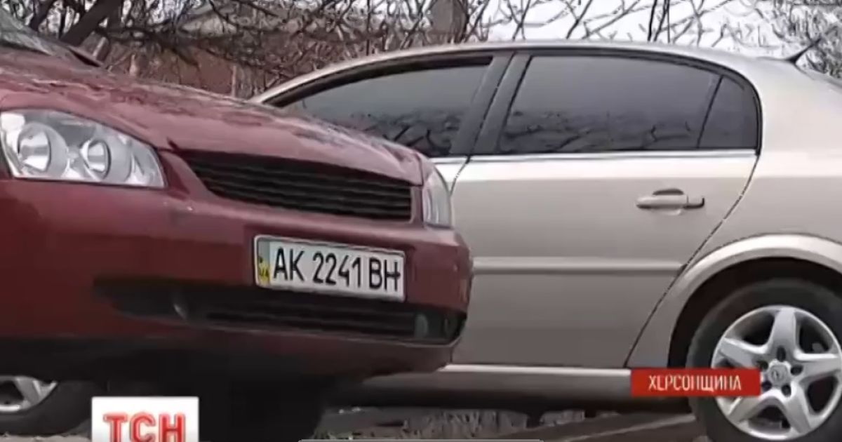 Россияне не пропускают на полуостров автомобили с крымскими номерами