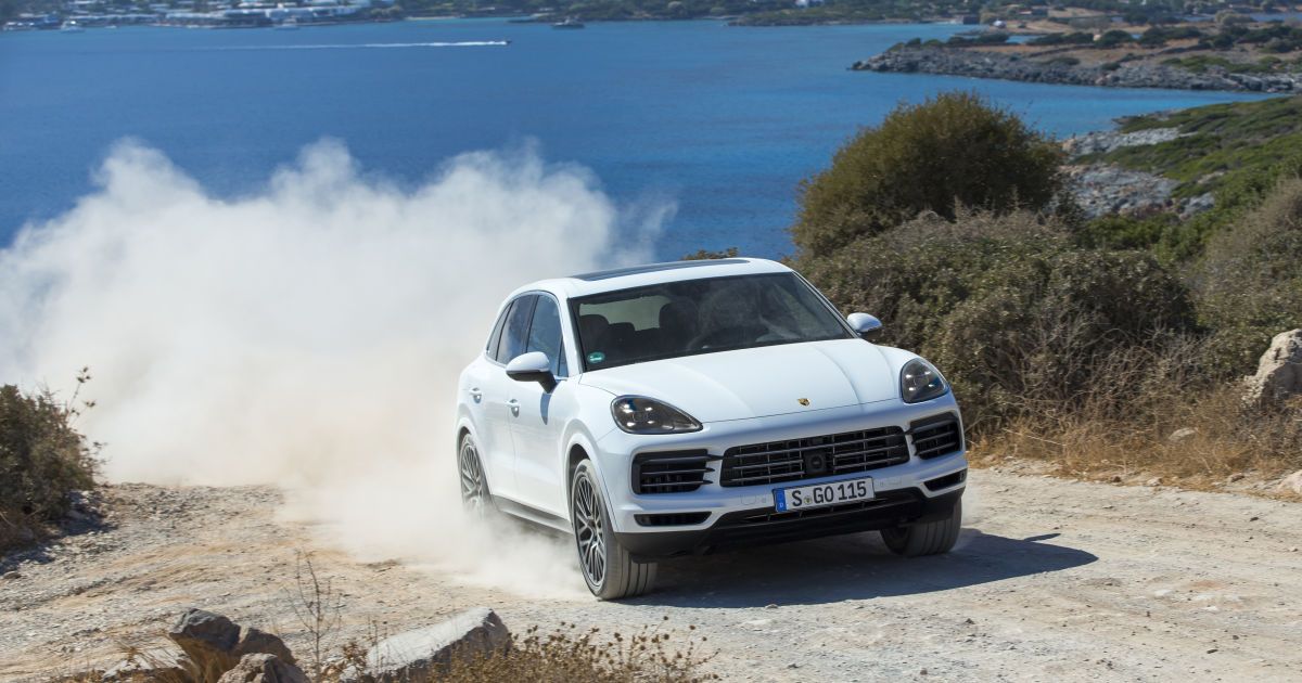 Porsche в честь юбилея раздает тысячи евро своим сотрудникам