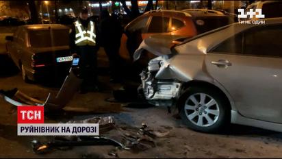 В Подольском районе столицы посреди ночи произошло ДТП