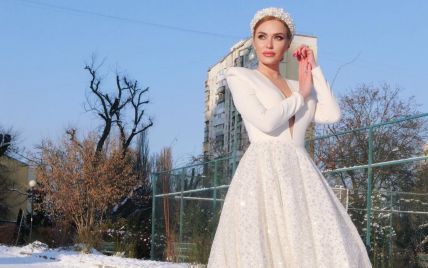 Слава Каминская озадачила фотосетом в свадебном платье: "Снова невеста"