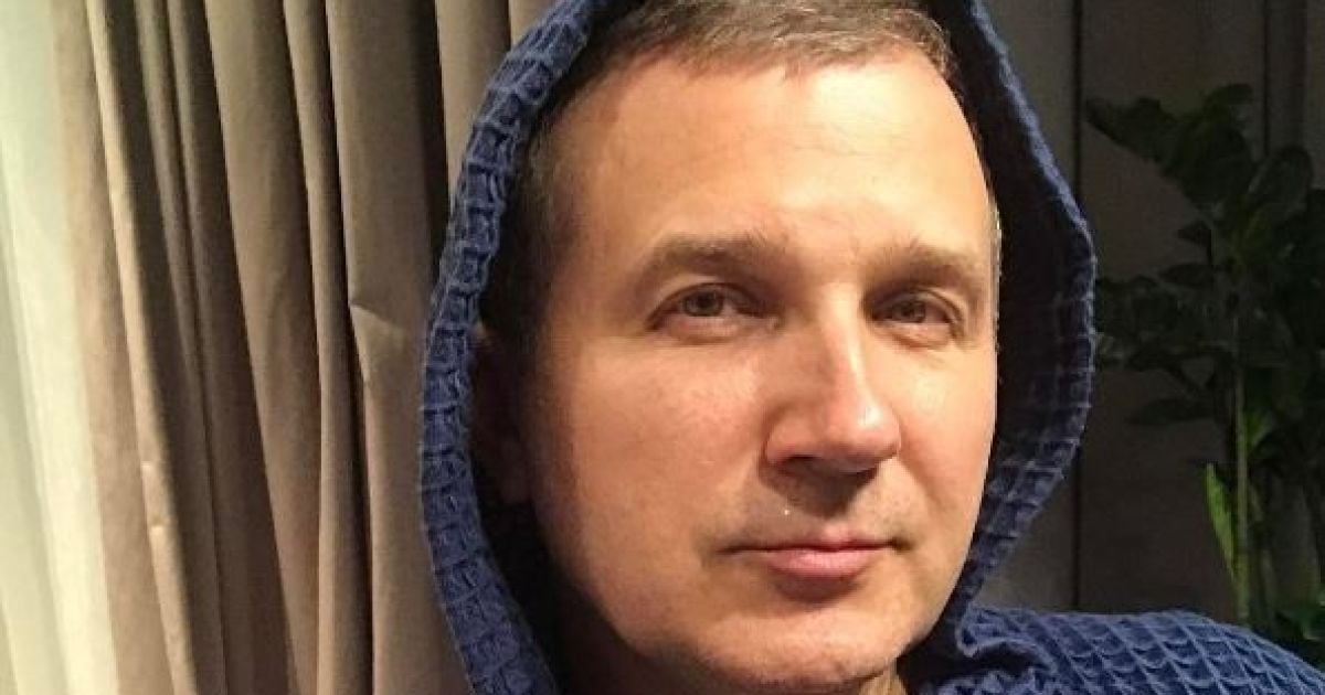 Молодий татко Юрій Горбунов показав, як займається йогою