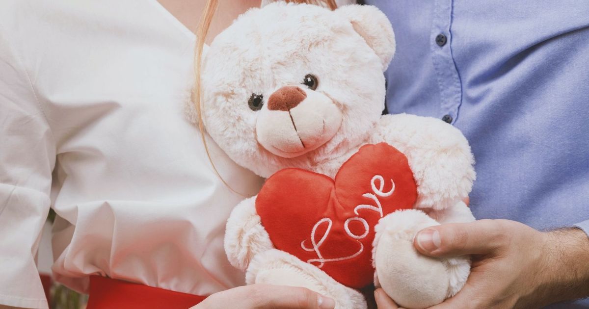 Что нельзя дарить на 14 февраля своей второй половинке