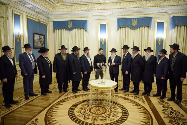 Зеленський і представники єврейського духовенства / © Офіс президента України