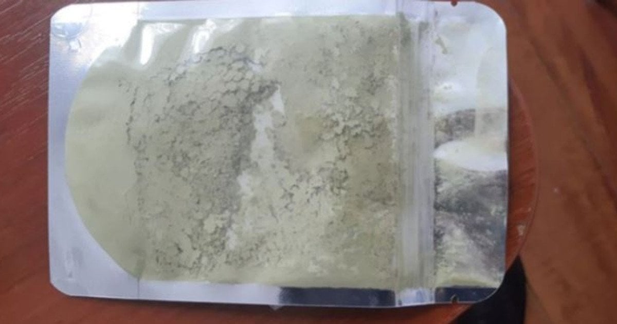 Полиция изъяла у 15-летней школьницы психотропное вещество.