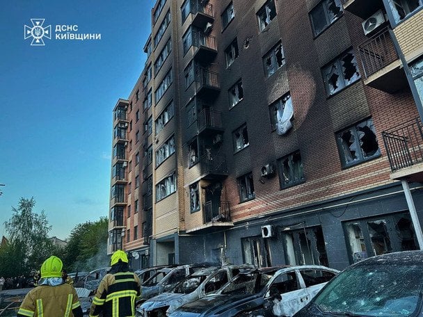 Наслідки нічного удару по Київщині 14 травня / © ДСНС України
