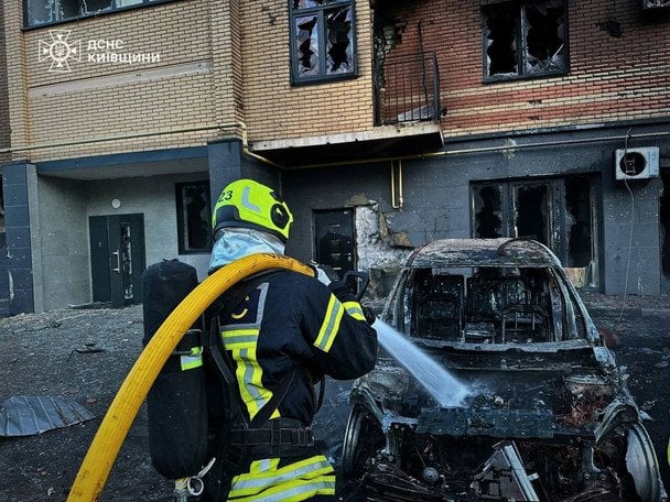 Наслідки нічного удару по Київщині 14 травня / © ДСНС України