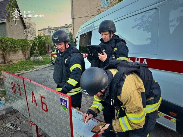 Наслідки нічного удару по Київщині 14 травня / © ДСНС України